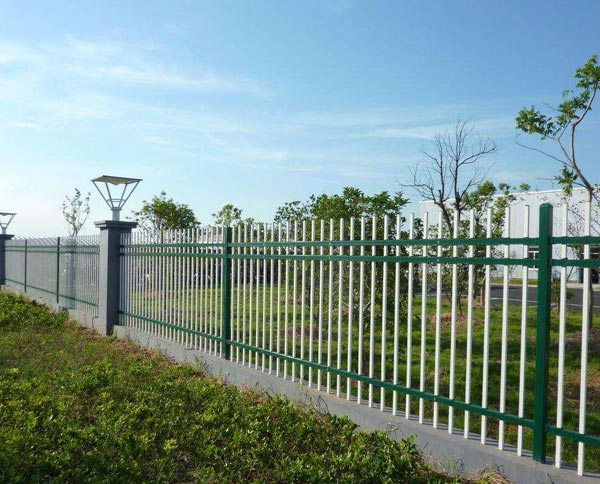 十堰鋅鋼護(hù)欄會(huì)生銹嗎？生銹是什么原因造成